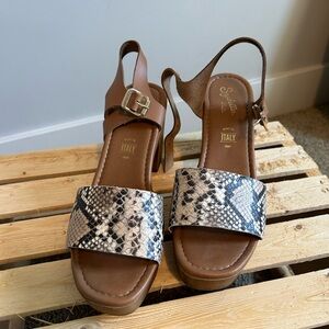 Snakeskin wooden heel